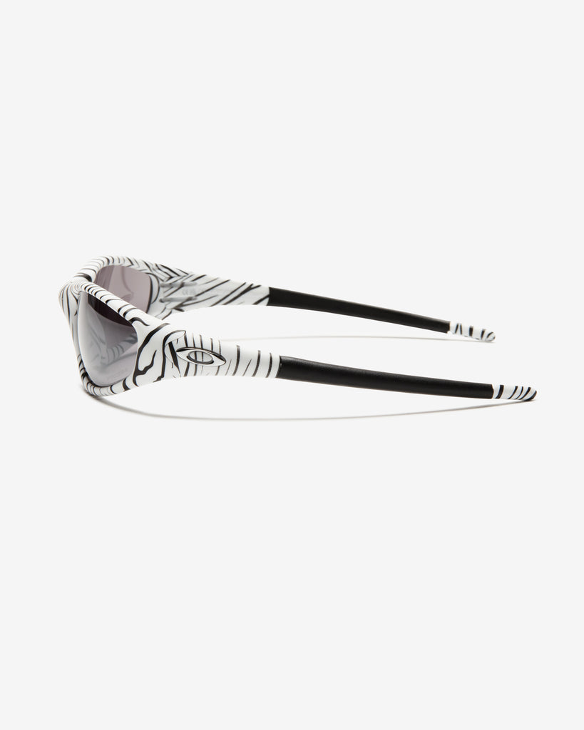 UNDEFEATED X OAKLEY STRAIGHT JACKET 99 - BENGAL