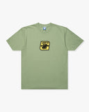 SU26 UNDEFEATED BADGE S/S TEE - SAGE