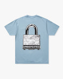 UNDEFEATED LOCK S/S TEE SKY BLUE