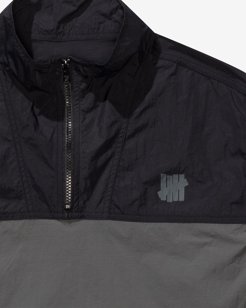 UNDEFEATED LOGO ANORAK BLACK