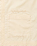UNDEFEATED SCRIPT S/S SHIRT BUTTER