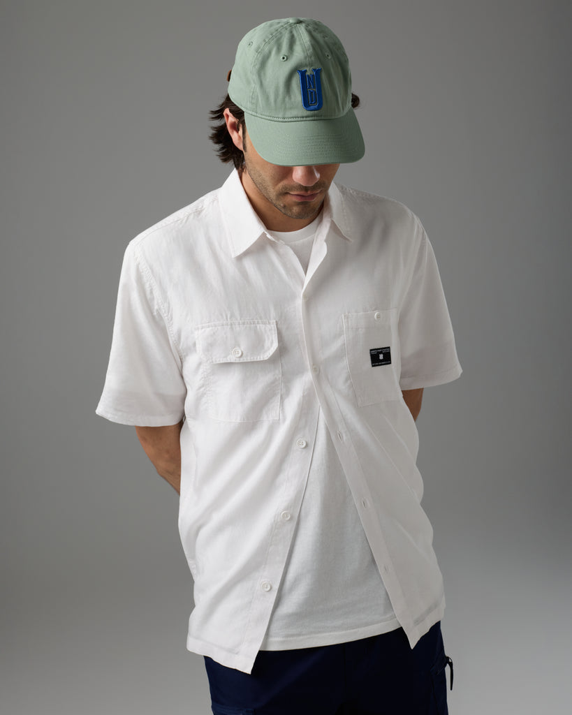 UNDEFEATED SU26 LIGHTWEIGHT S/S BUTTON DOWN - WHITE