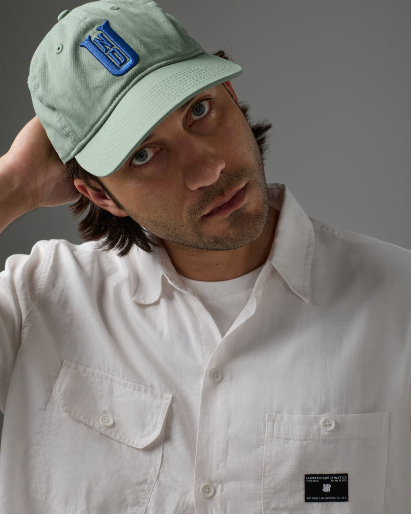 UNDEFEATED SU26 LIGHTWEIGHT S/S BUTTON DOWN - WHITE
