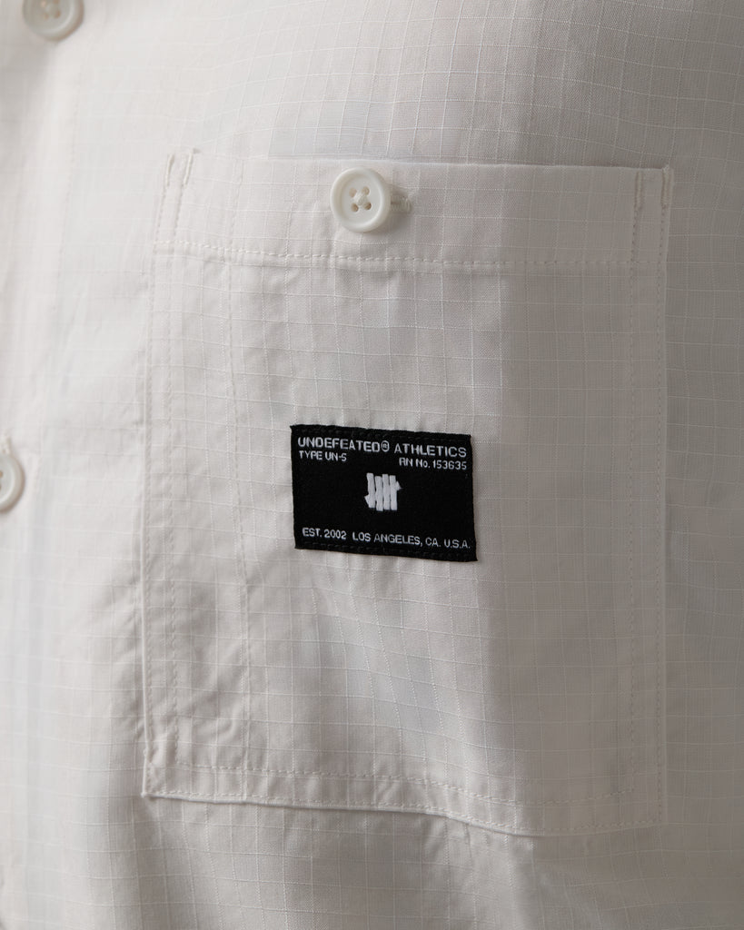 UNDEFEATED SU26 LIGHTWEIGHT S/S BUTTON DOWN - WHITE