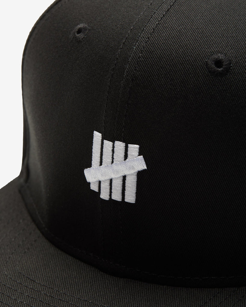 UNDEFEATED SU24 ICON STRAPBACK CAP