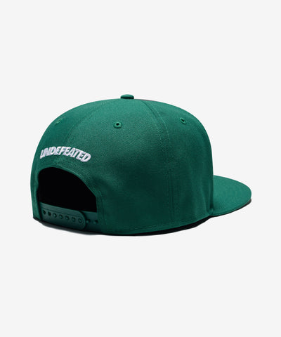 FA26 UNDEFEATED X NE STRIPE SNAPBACK - HUNTER GREEN