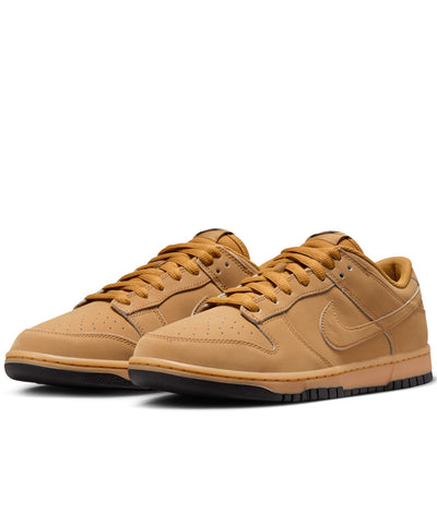 NIKE DUNK LOW RETRO SE - WHEAT GUM