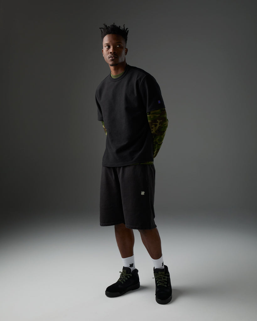 UNDEFEATED SP26 ICON SWEATSHORT - BLACK