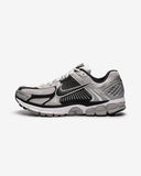 NIKE ZOOM VOMERO 5 METALLIC SILVER/BLACK-PURE PLATINUM