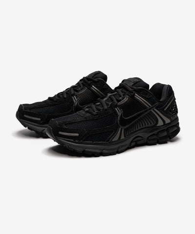 NIKE ZOOM VOMERO 5 BLACK/BLACK-ANTHRACITE-MTLC DARK GREY