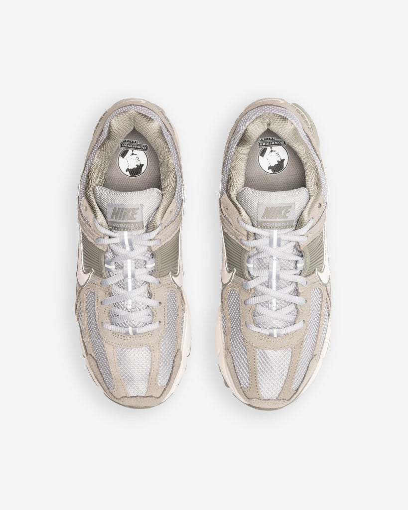 NIKE ZOOM VOMERO 5 - DARK STUCCO