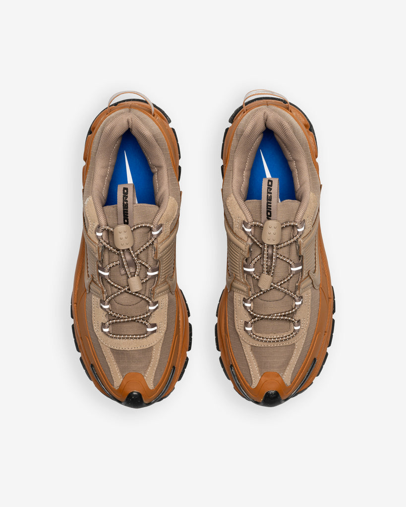 NIKE WMNS ZOOM VOMERO 5 FLAX/KHAKI-ANTHRACITE-UNIVERSITY GOLD