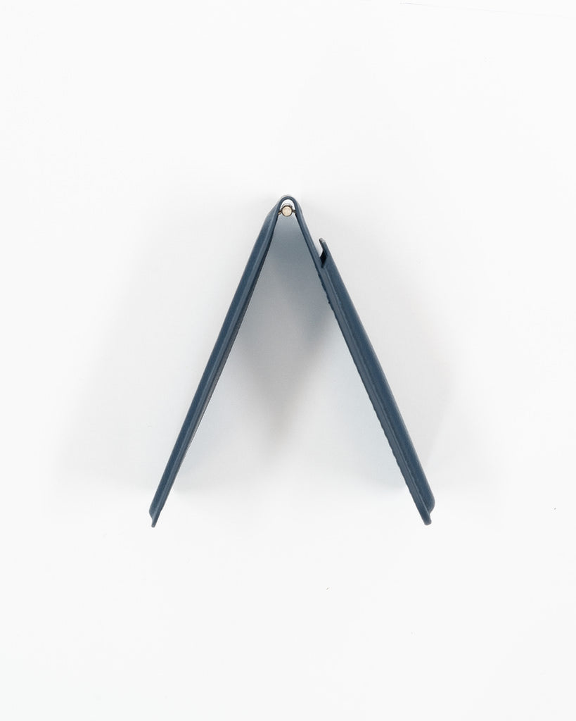 UNDEFEATED VEGAN LEATHER MAGSAFE WALLET - NAVY