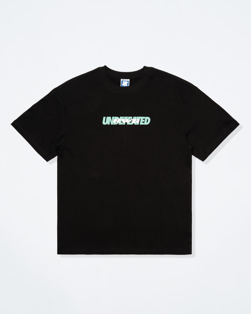 UNDEFEATED SP26 X RWB S/S TEE - TIFFANY BLACK
