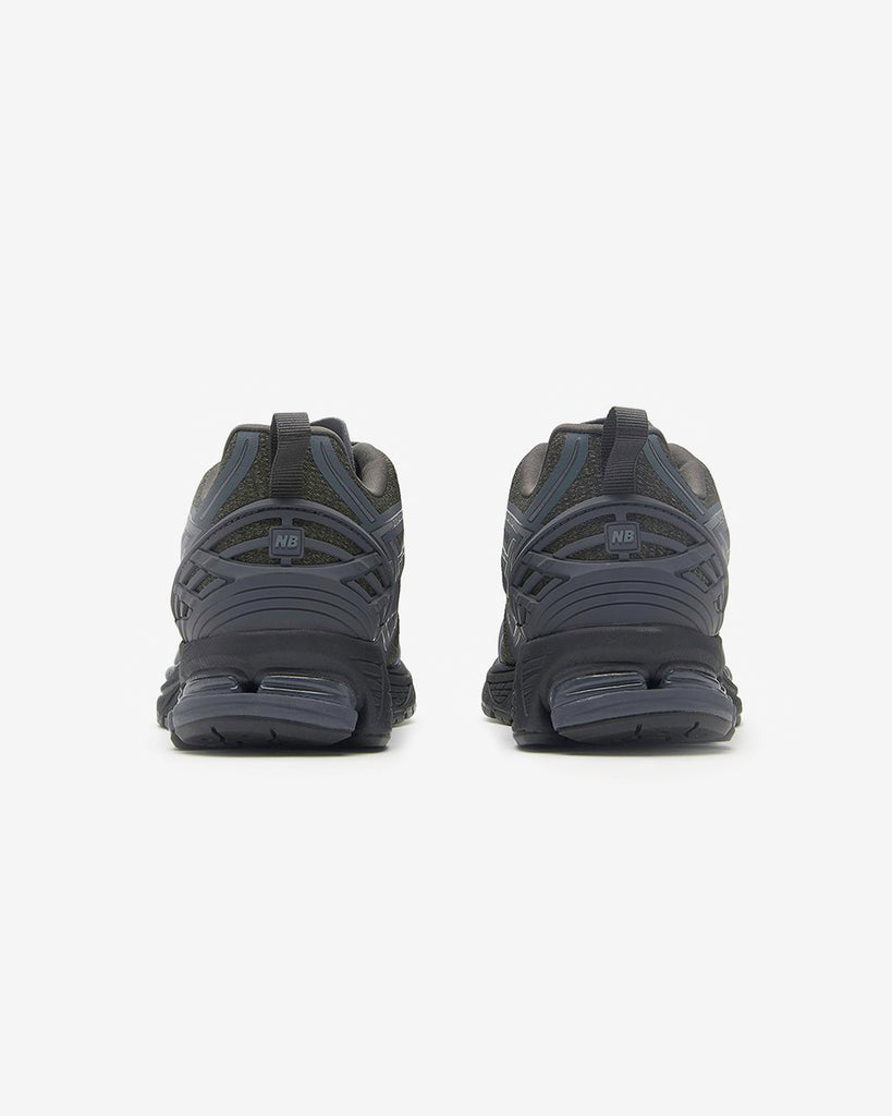 NEW BALANCE 1906R - BLACK CEMENT