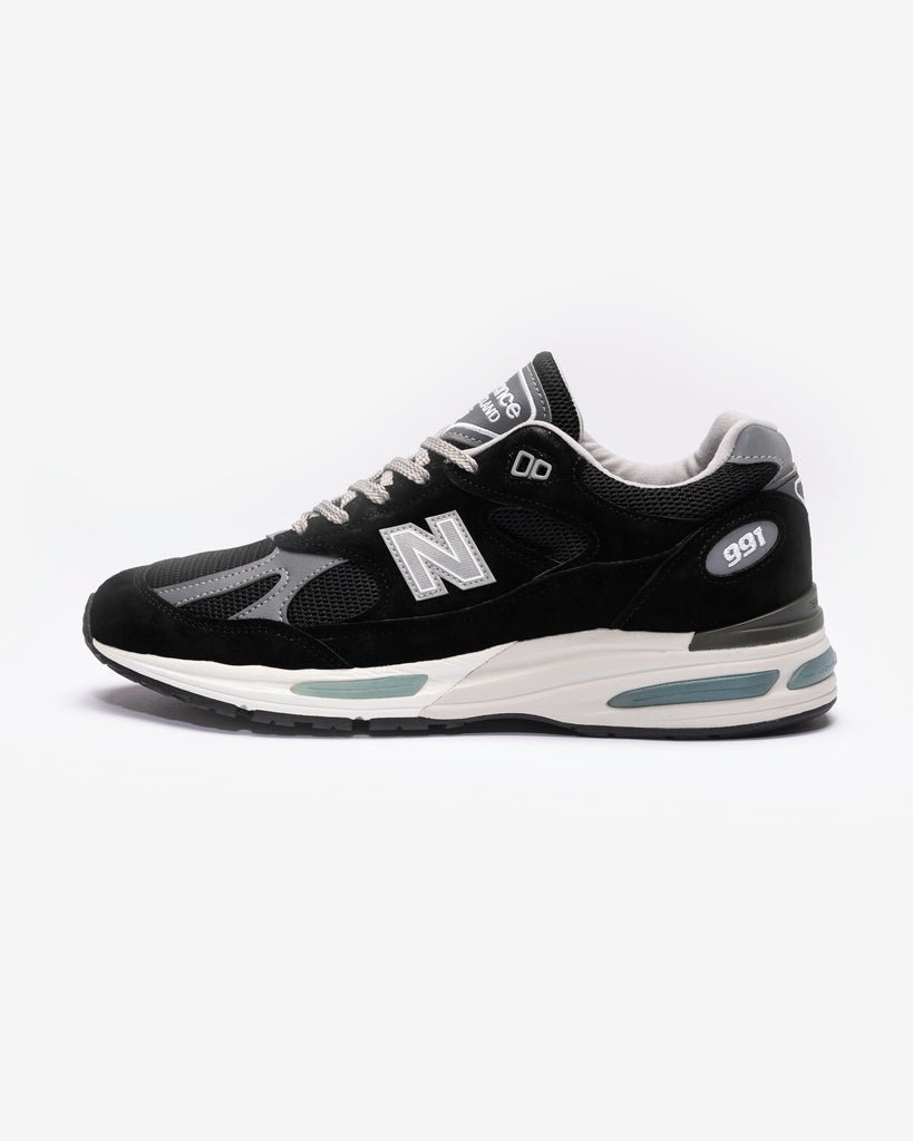 NEW BALANCE 'MADE IN UK' 991v2 - BLACK/SMOKED PEARL