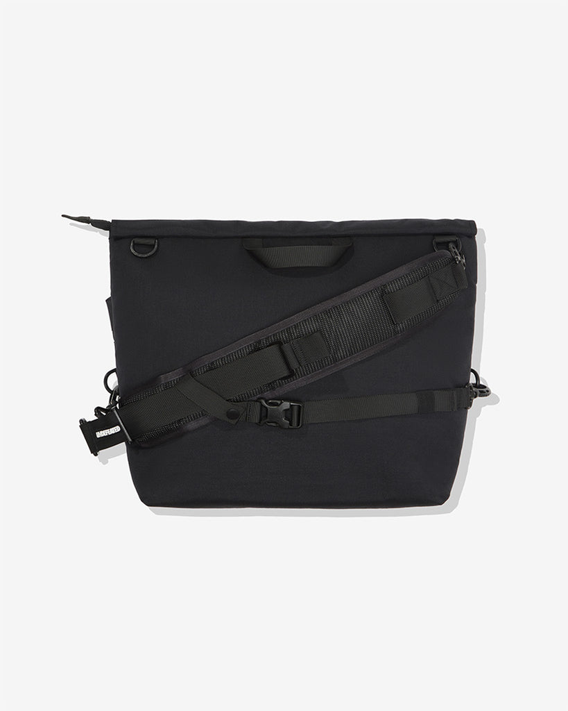 UNDEFEATED HO25 FLDLOCK MESSENGER BAG - BLACK