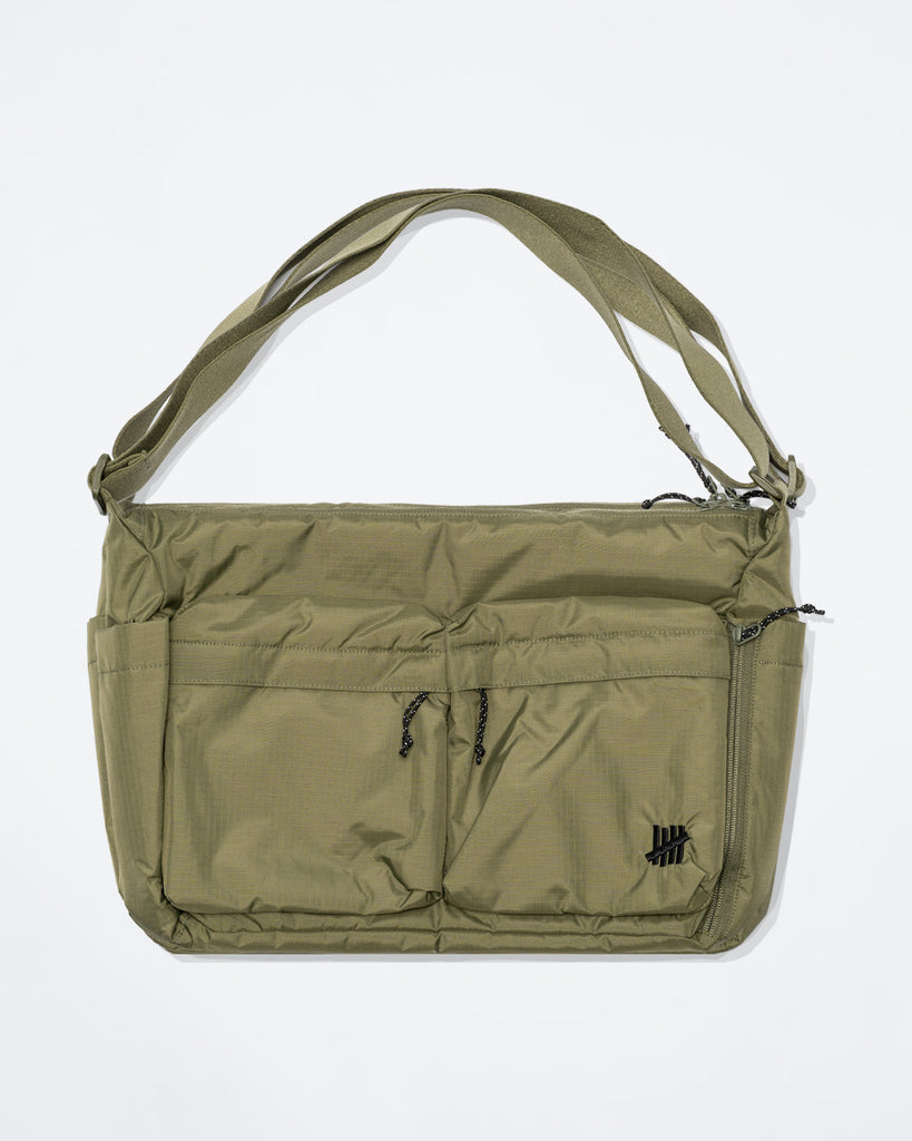 UNDEFEATED SP26 DOUBLE POCKET SHOULDER BAG - OLIVE