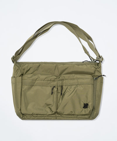 UNDEFEATED SP26 DOUBLE POCKET SHOULDER BAG - OLIVE