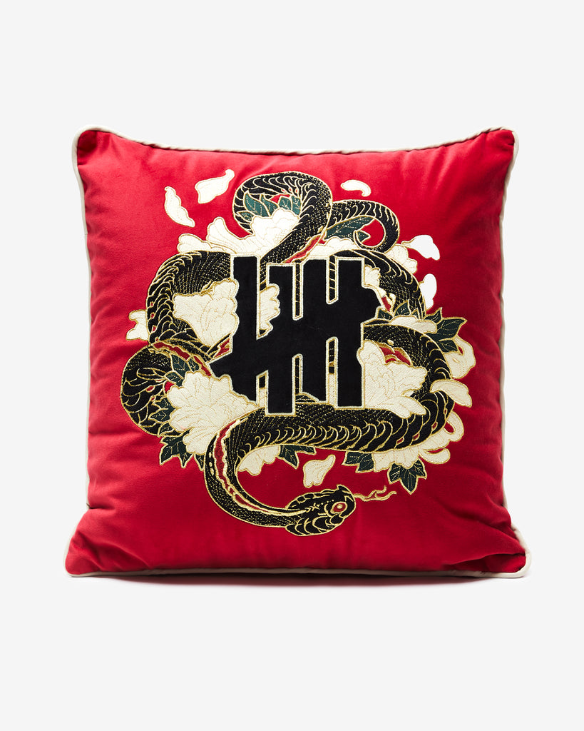 UNDEFEATED CNY25 PILLOW RED