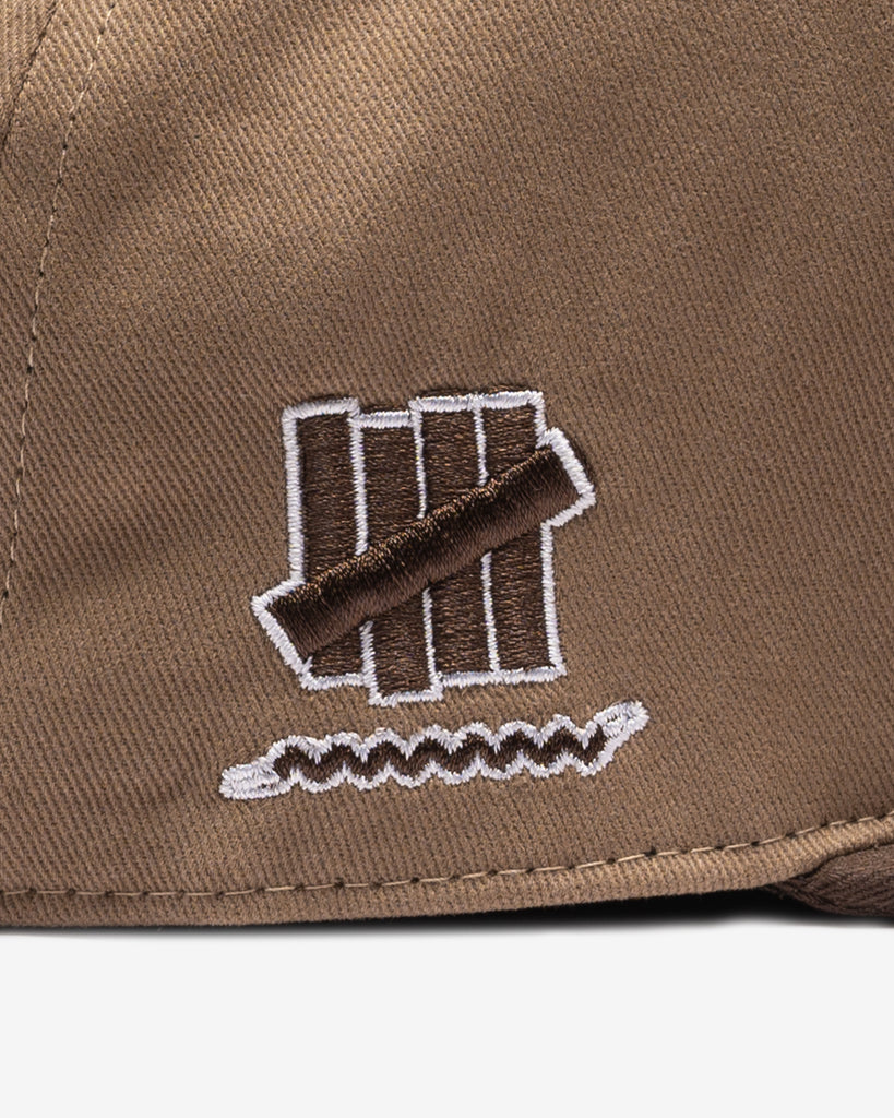 UNDEFEATED X SNEAKERLAH - PLAY DIRTY CAP - BROWN