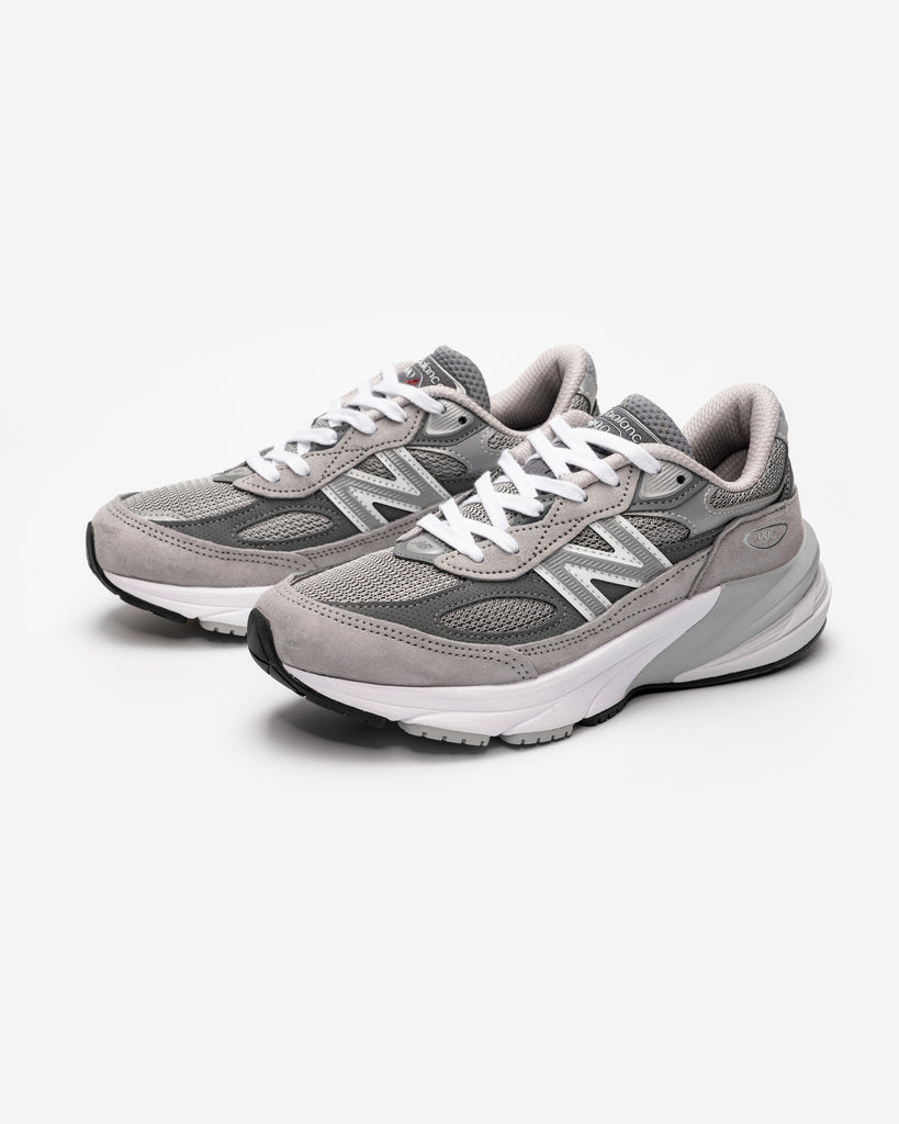 NEW BALANCE WOMEN'S MADE IN USA 990v6 - GREY