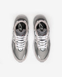 NEW BALANCE WOMEN'S MADE IN USA 990v6 - GREY