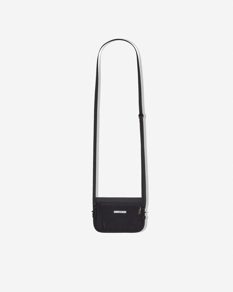 UNDEFEATED PASSPORT BAG - BLACK