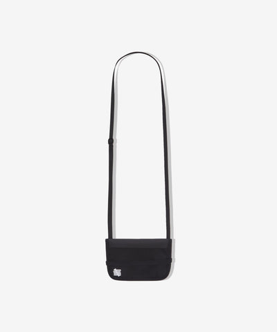 UNDEFEATED PASSPORT BAG - BLACK