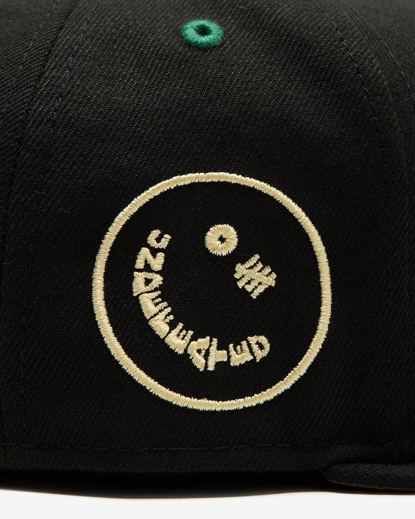FA26 UNDEFEATED X NE ICON HAPPY FITTED - BLACK