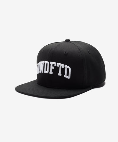 UNDEFEATED ARCH SNAPBACK BLACK