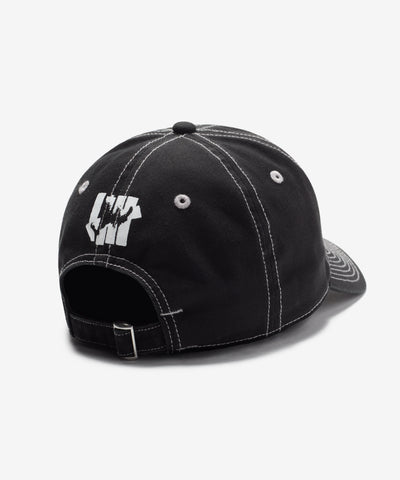 UNDEFEATED FA25 DISTRESSED STRAPBACK - BLACK