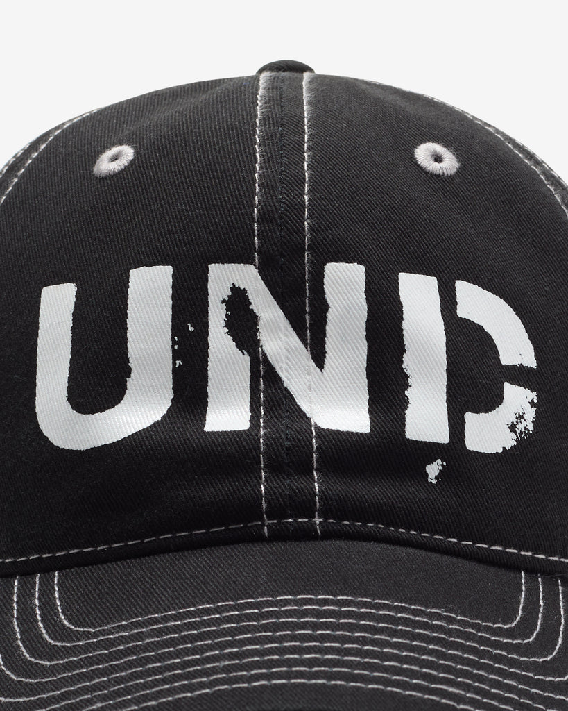 UNDEFEATED DISTRESSED STRAPBACK - BLACK