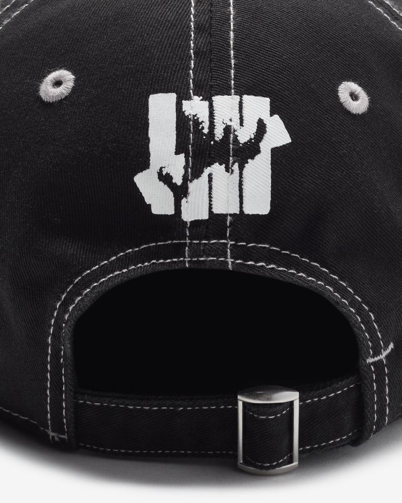 UNDEFEATED FA25 DISTRESSED STRAPBACK - BLACK