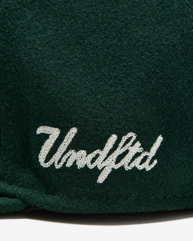 FA26 UNDEFEATED ICON MELTON STRAPBACK - GREEN