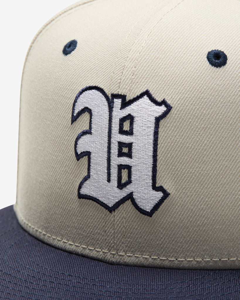 UNDEFEATED SP26 X NE BASEBALL FITTED - GREY