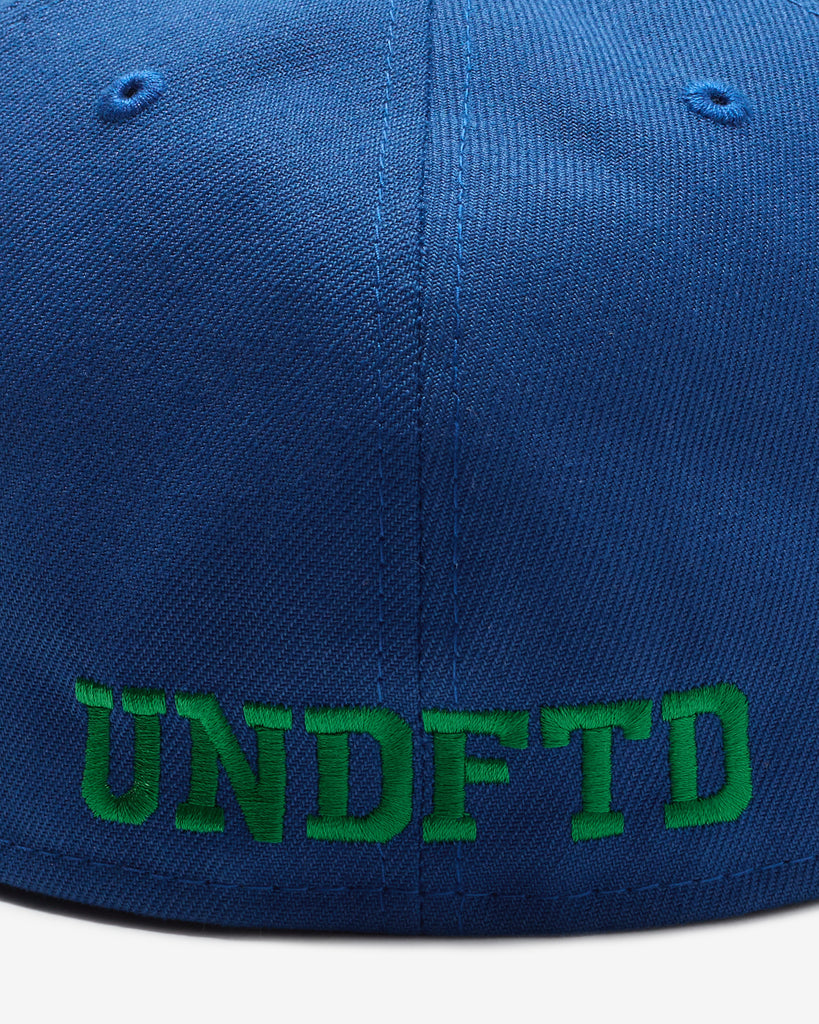 UNDEFEATED FA25 X NE CLASSIC ICON FITTED - NAVY