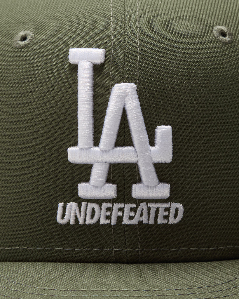 UNDEFEATED X NE X DODGERS STACKED LOGO FITTED - OLIVE