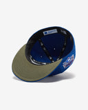 UNDEFEATED SU26 X NE ICON CREST FITTED - BLUE