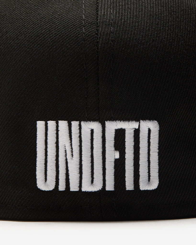 UNDEFEATED X NE ICON FITTED BLACK