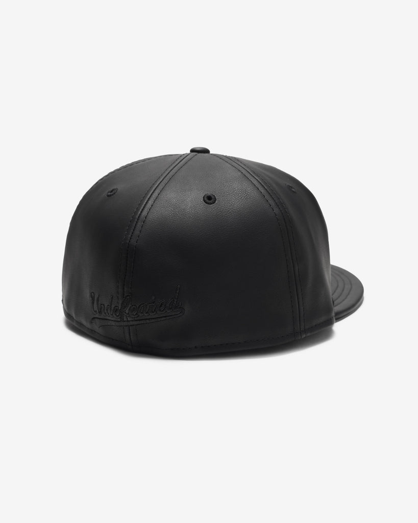 UNDEFEATED SP26 X NE LEATHER ICON FITTED - BLACK