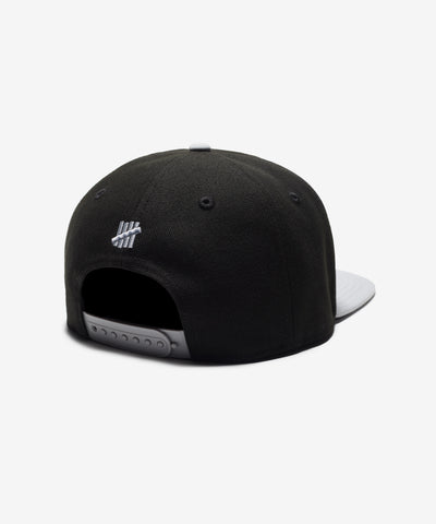 UNDEFEATED SP26 PLAY DIRTY SNAPBACK - BLACK