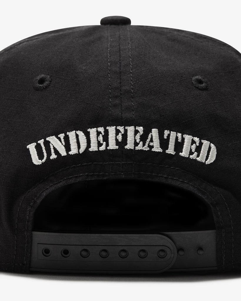 UNDEFEATED FA25 SLOUCHY 5 PANEL SNAPBACK - BLACK