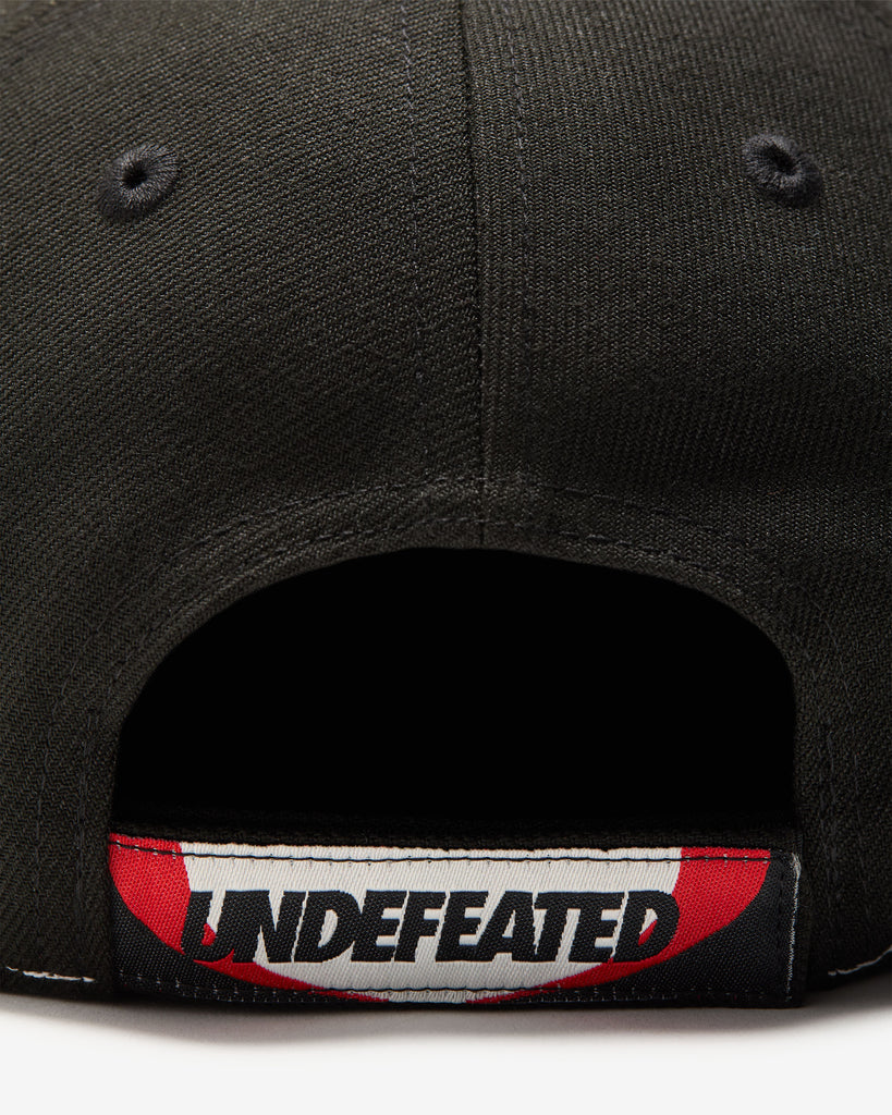 UNDEFEATED SP26 STRIPE STRAPBACK - IVORY