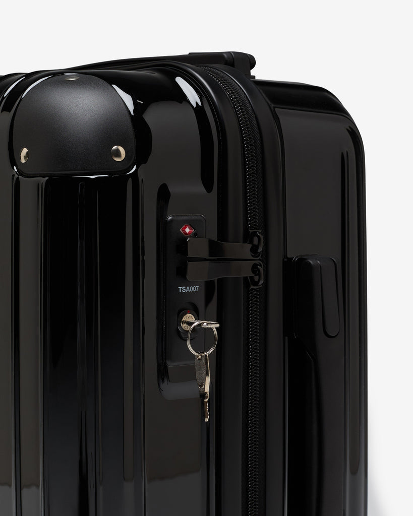 UNDEFEATED CARRY-ON LUGGAGE BLACK