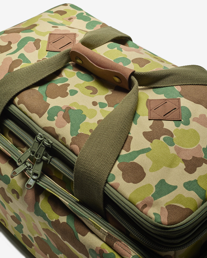 UNDEFEATED FA25 DUCK CAMO DUFFLE - WOODLAND-CAMO