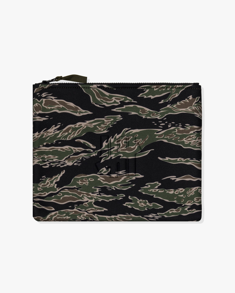 UNDEFEATED NEOPRENE POUCH (L/XL) - TIGER-CAMO