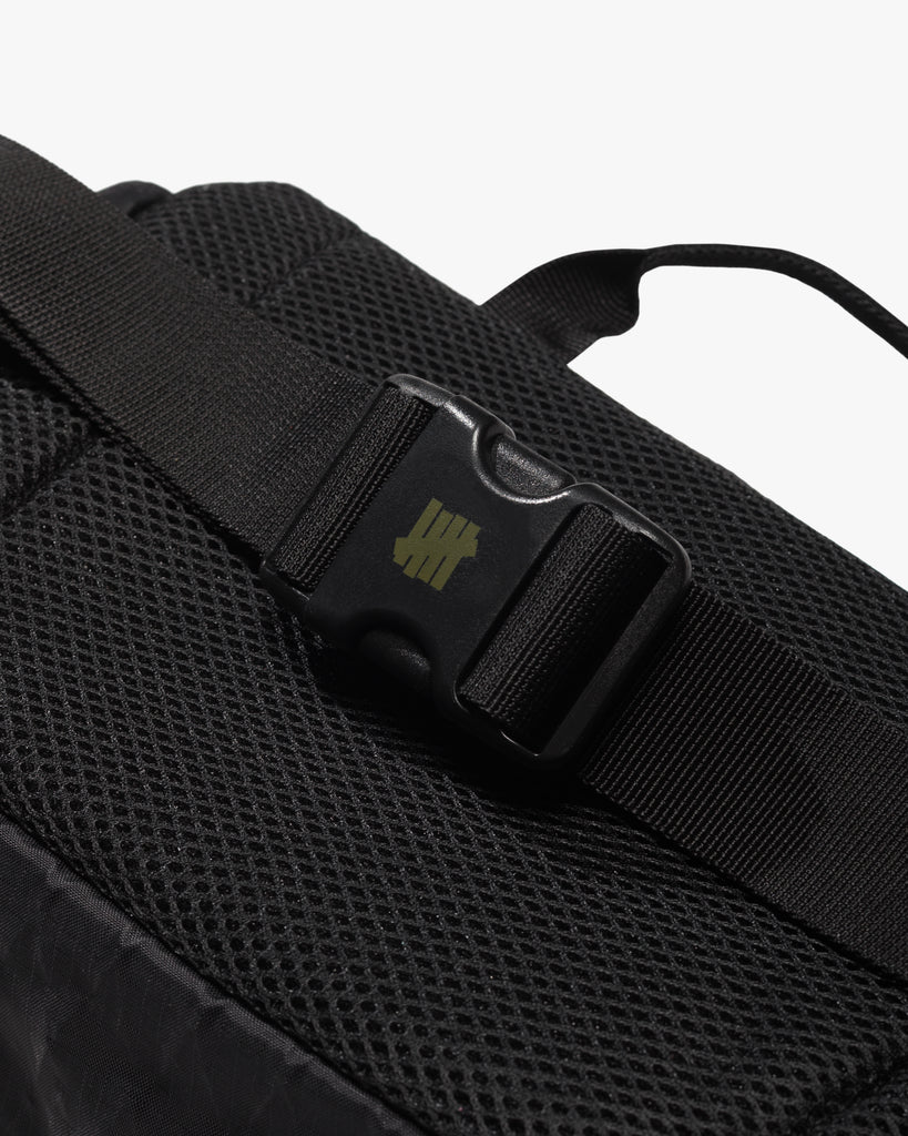 FA26 UNDEFEATED STRIKE SLING PACK - BLACK