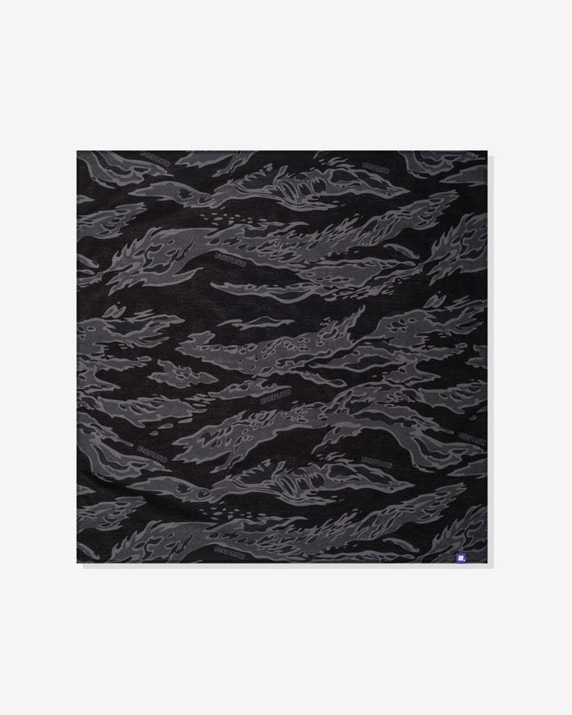 FA26 UNDEFEATED TIGER CAMO BANDANA - BLACK