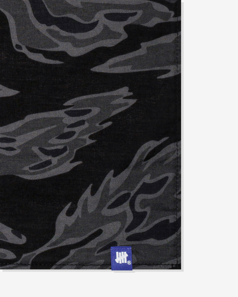 FA26 UNDEFEATED TIGER CAMO BANDANA - BLACK
